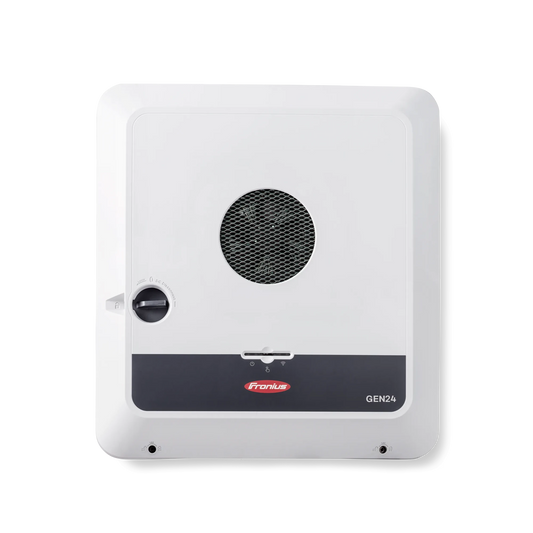 Fronius Symo gen24 Plus Hybridwechselrichter Frontansicht mit Cover