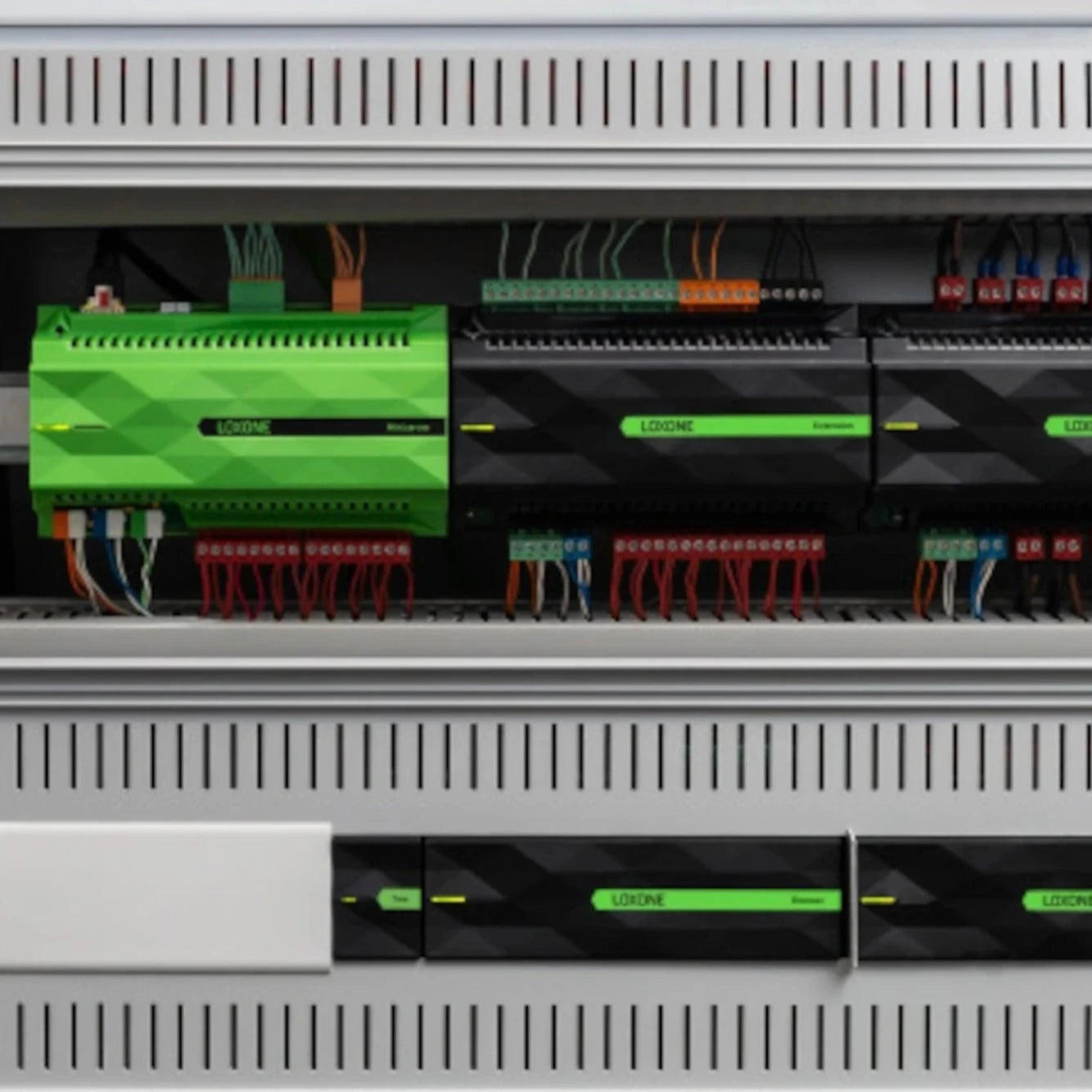 Loxone Miniserver verbaut in einem Verteilerschrank